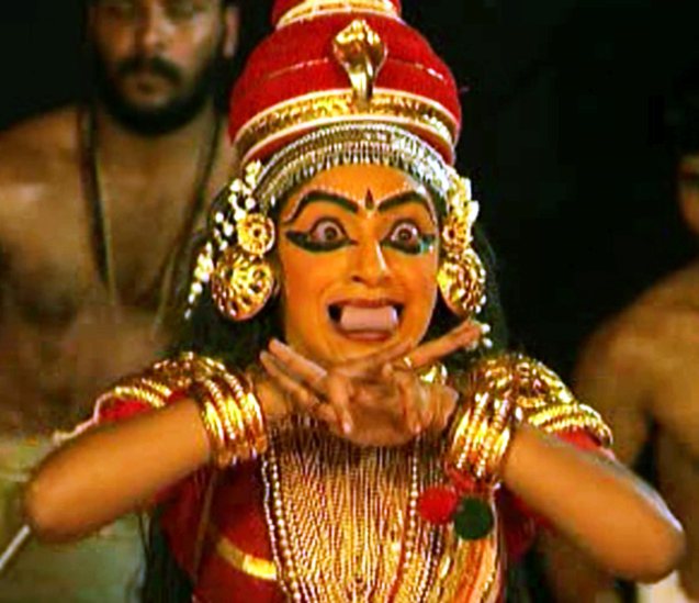 Nangiar Koothu, teatro solo feminino do Kerala.